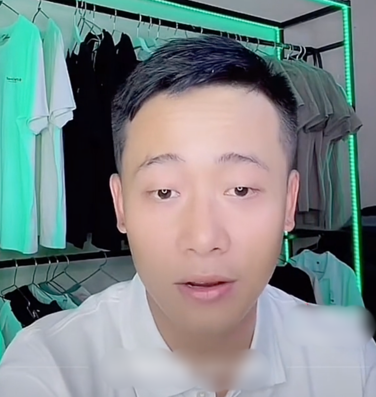 Quang Linh buồn bã tiết lộ lý do không cho Lôi Con hát nhiều trên livestream: Fan rơi nước mắt - Hình 4