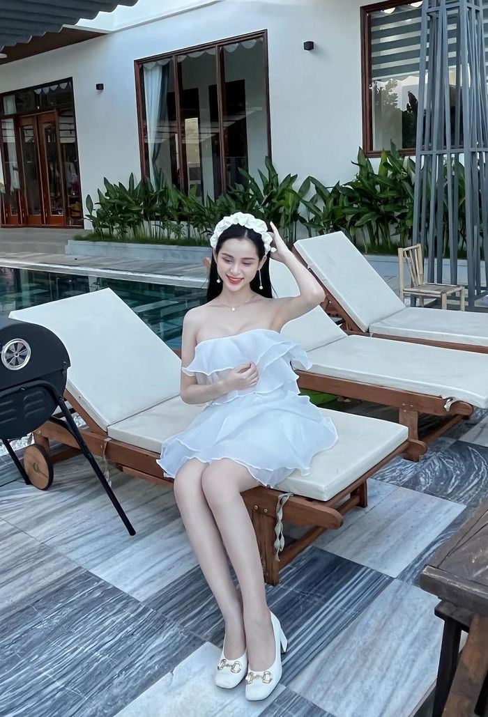 Diện b.ikini Á hậu chuyển giới Tường Vi khoe dáng nuột miễn chê - Hình 11