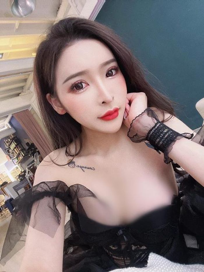 Đỏ mặt hot girl xinh đẹp mặc đồ o ép vòng một ngộp thở - Hình 10