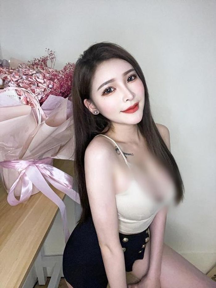 Đỏ mặt hot girl xinh đẹp mặc đồ o ép vòng một ngộp thở - Hình 6