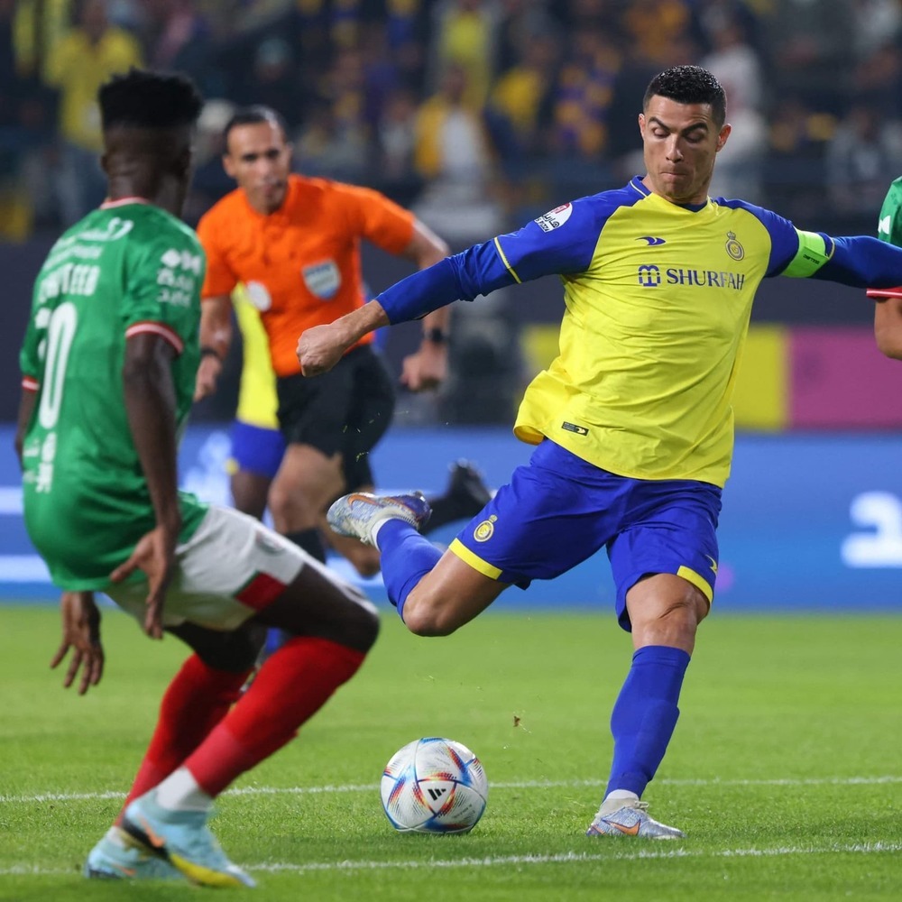 Thi đấu kém 84 trận, Messi đã xô đổ kỷ lục ghi bàn của Ronaldo - Hình 7