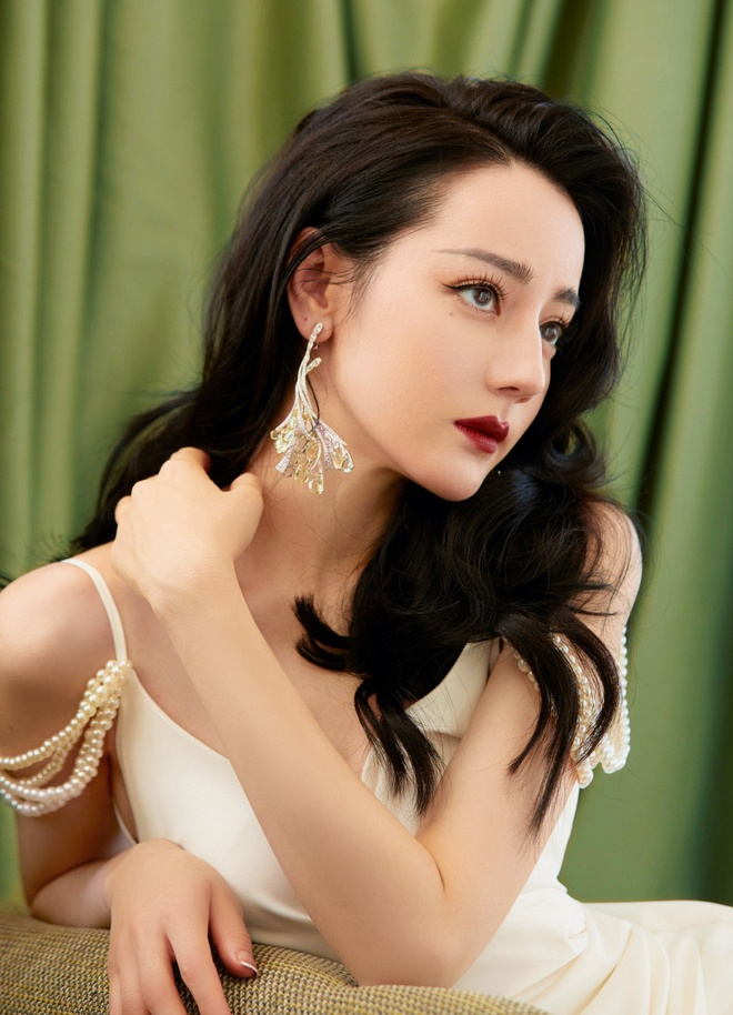 Địch Lệ Nhiệt Ba rộ tin bị thế lực lớn âm mưu hãm hại, tung tin có bầu sinh con? - Hình 8
