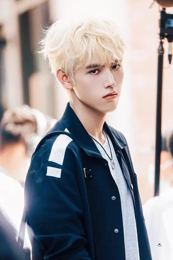 Trần Phi Vũ quỳ gối cầu xin cha liền nhận được chống lưng, tin vui lớn giữa ồn ào giường chiếu - Hình 10