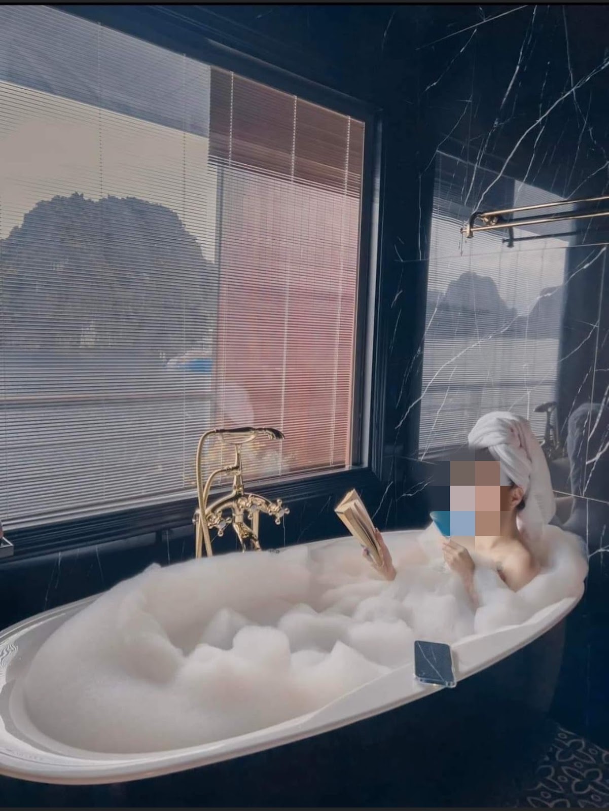 Vạch trần danh tính cô gái cho người đánh tài xế xe khách: Lên mạng chanh sả nhưng ở ngoài ba chấm - Hình 4