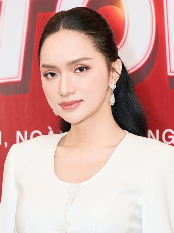 Hương Giang tổ chức họp báo, Công An bất ngờ ập đến kiểm tra, buộc hủy vì không có giấy phép - Hình 8