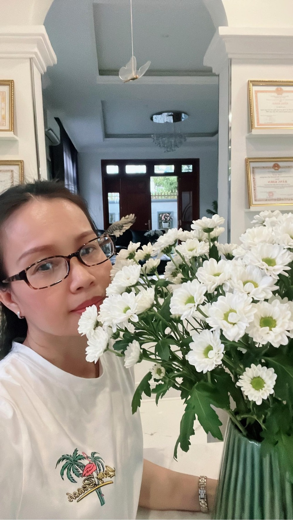 Không gian biệt thự sang chảnh của Cẩm Ly và Minh Vy - Hình 14