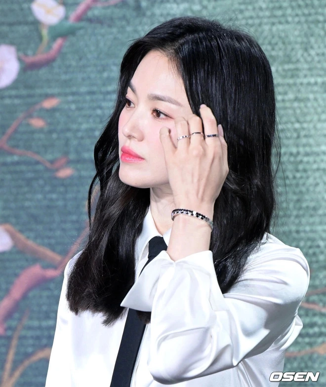 Song Hye Kyo đáp trả chồng cũ, Song Joong Ki lập tức bị tố giả tạo: Lý do ly hôn đã quá rõ - Hình 3