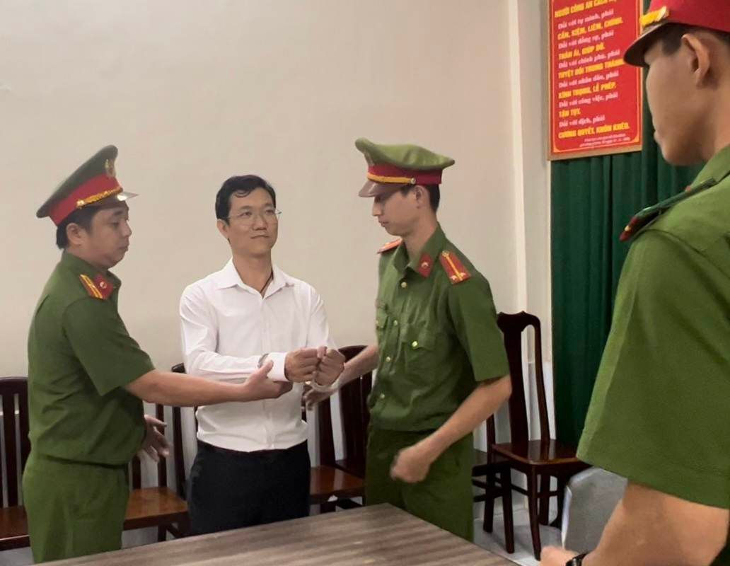 Vụ bà Phương Hằng - Hàn Ni: Cố vấn pháp lý vướng vòng lao lý vì lá đơn của ca sĩ Vy Oanh? - Hình 4