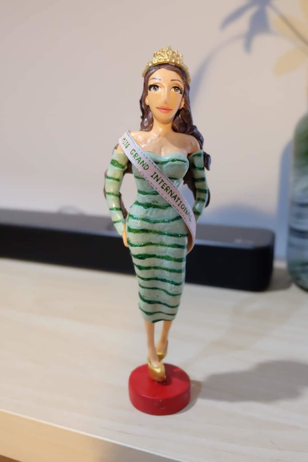 Mr.Nawat tâng bốc Á hậu 5 Cambodia, Miss Universe tung dàn búp bê vỗ mặt Miss Grand? - Hình 12