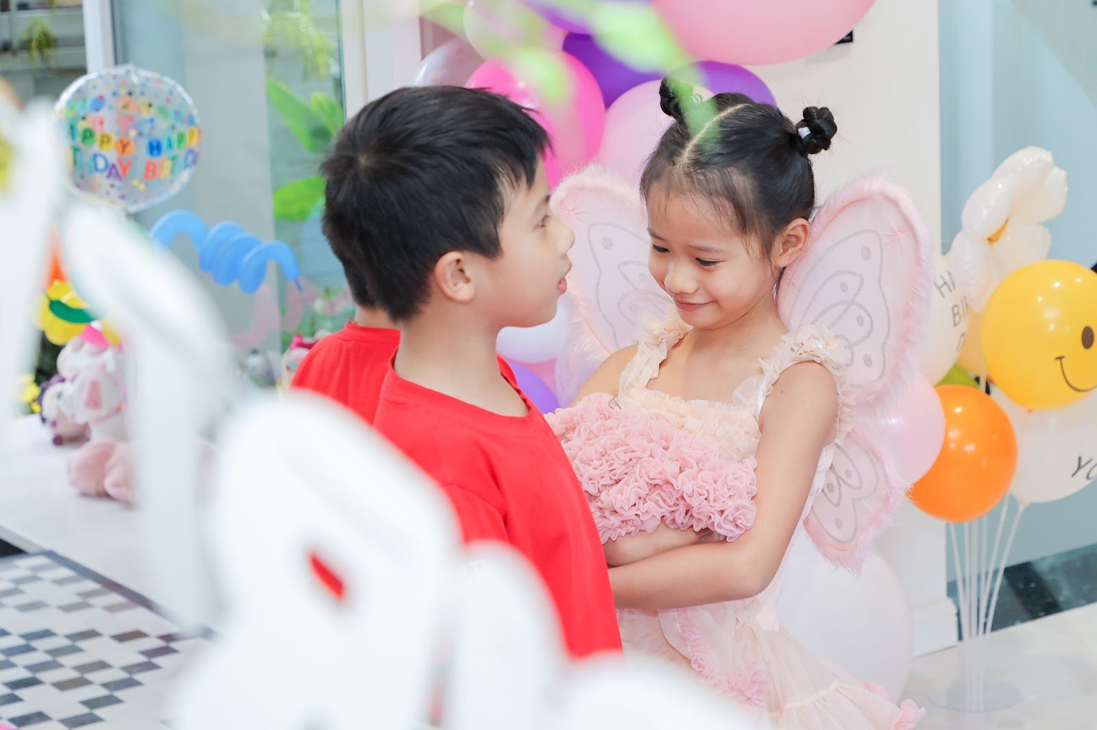 Chồng Vũ Thu Phương tinh tế, tự tay chuẩn bị quà sinh nhật đặc biệt cho con gái - Hình 2