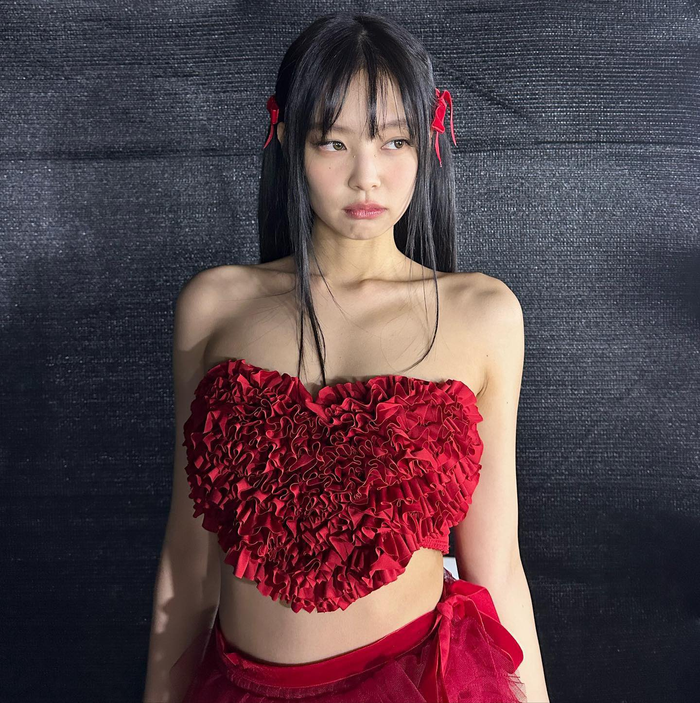 Jisoo chào thua Lisa trước thời điểm rời BLACKPINK, Jennie hoàn lương nên được quay xe o bế - Hình 5