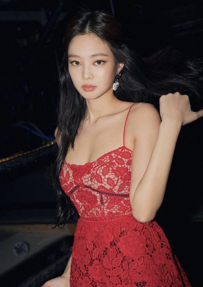 Jisoo chào thua Lisa trước thời điểm rời BLACKPINK, Jennie hoàn lương nên được quay xe o bế - Hình 4