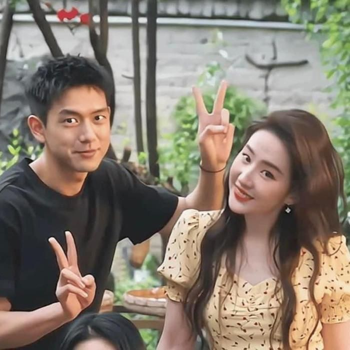 Lưu Diệc Phi lộ bằng chứng hẹn hò Lý Hiện, nên duyên từ nhiều năm trước nhưng không ai để ý? - Hình 2