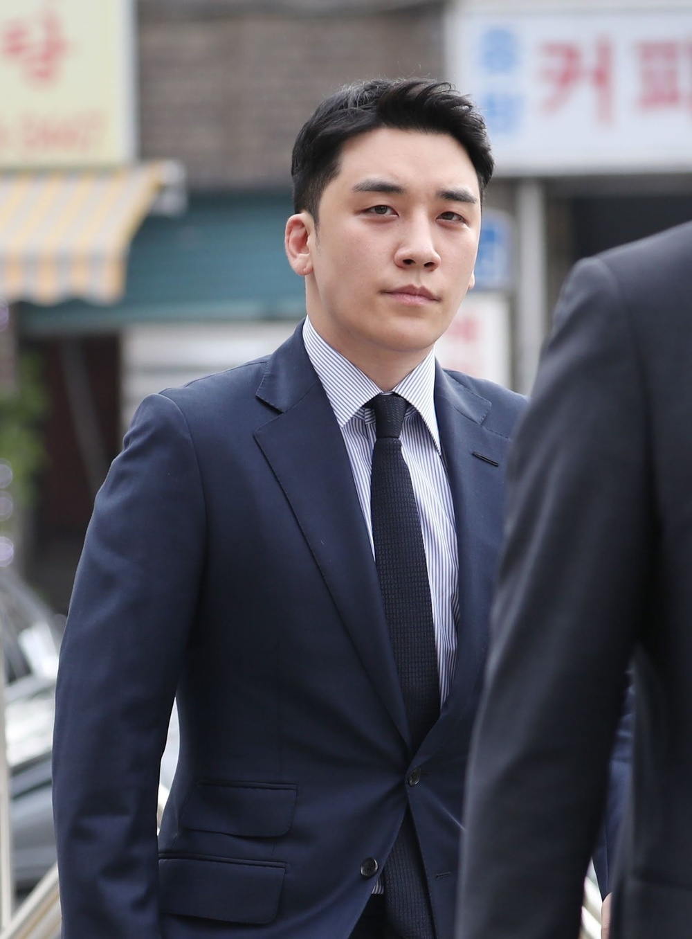 Seungri (BIGBANG) ra tù nhanh như chớp: Kế hoạch sắp tới được tiết lộ khiến dư luận phẫn nộ - Hình 13