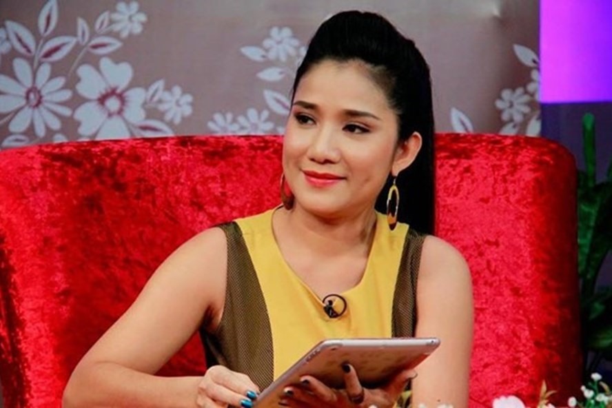 Cát Tường lại khoe ảnh lạ, sốc nhất là lời chia sẻ ẩn ý sau khi mất chức show mai mối, dáng dung tục - Hình 9
