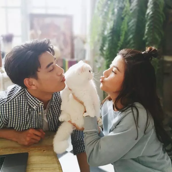 Esther Supreeleela: Mẹ ruột ép gả cho Push Puttichai nhưng bất thành, giờ hạnh phúc bên Ken Phupoom - Hình 9