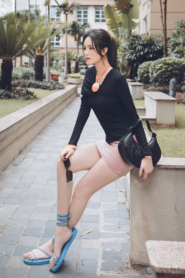 Á hậu Hoang Anh: Nhường hào quang cho Đặng Thu Thảo, Tú Anh, chạnh lòng khi nhắc đến Miss Earth - Hình 4