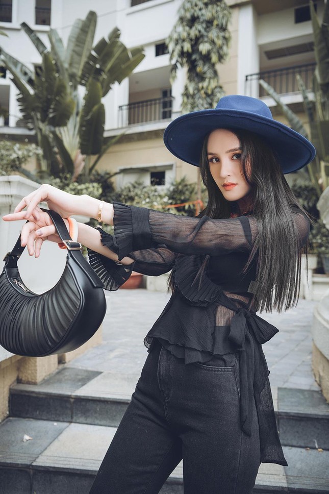 Á hậu Hoang Anh: Nhường hào quang cho Đặng Thu Thảo, Tú Anh, chạnh lòng khi nhắc đến Miss Earth - Hình 6