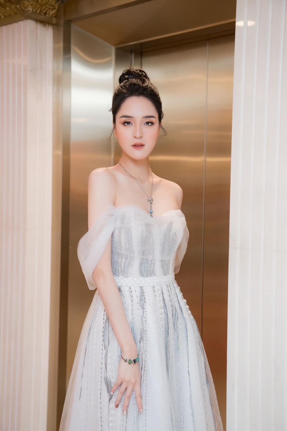 Á hậu Hoang Anh: Nhường hào quang cho Đặng Thu Thảo, Tú Anh, chạnh lòng khi nhắc đến Miss Earth - Hình 9