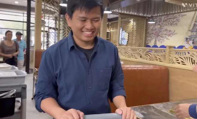 Vương Phạm gặp chuyện nguy hiểm tính mạng sau khi còng lưng làm phục vụ tại nhà hàng Khoa Pug - Hình 1