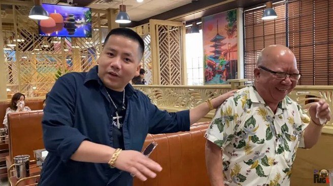 Vương Phạm gặp chuyện nguy hiểm tính mạng sau khi còng lưng làm phục vụ tại nhà hàng Khoa Pug - Hình 16