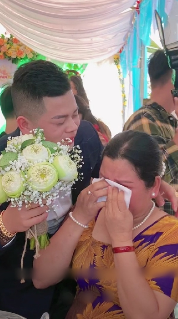 Ông bố có thái độ gây sốc khi thấy con trai come out, thừa nhận thuộc LGBT - Hình 5