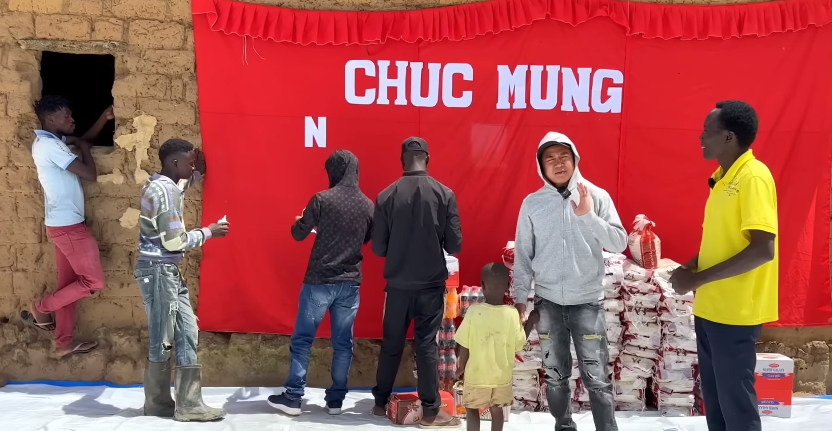 Team châu Phi gây xúc động vì giúp phụ nữ Angola thực hiện 1 ước mơ mà cả đời chưa dám nghĩ tới! - Hình 1