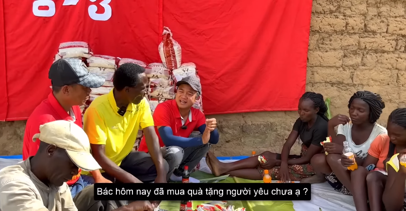 Team châu Phi gây xúc động vì giúp phụ nữ Angola thực hiện 1 ước mơ mà cả đời chưa dám nghĩ tới! - Hình 6