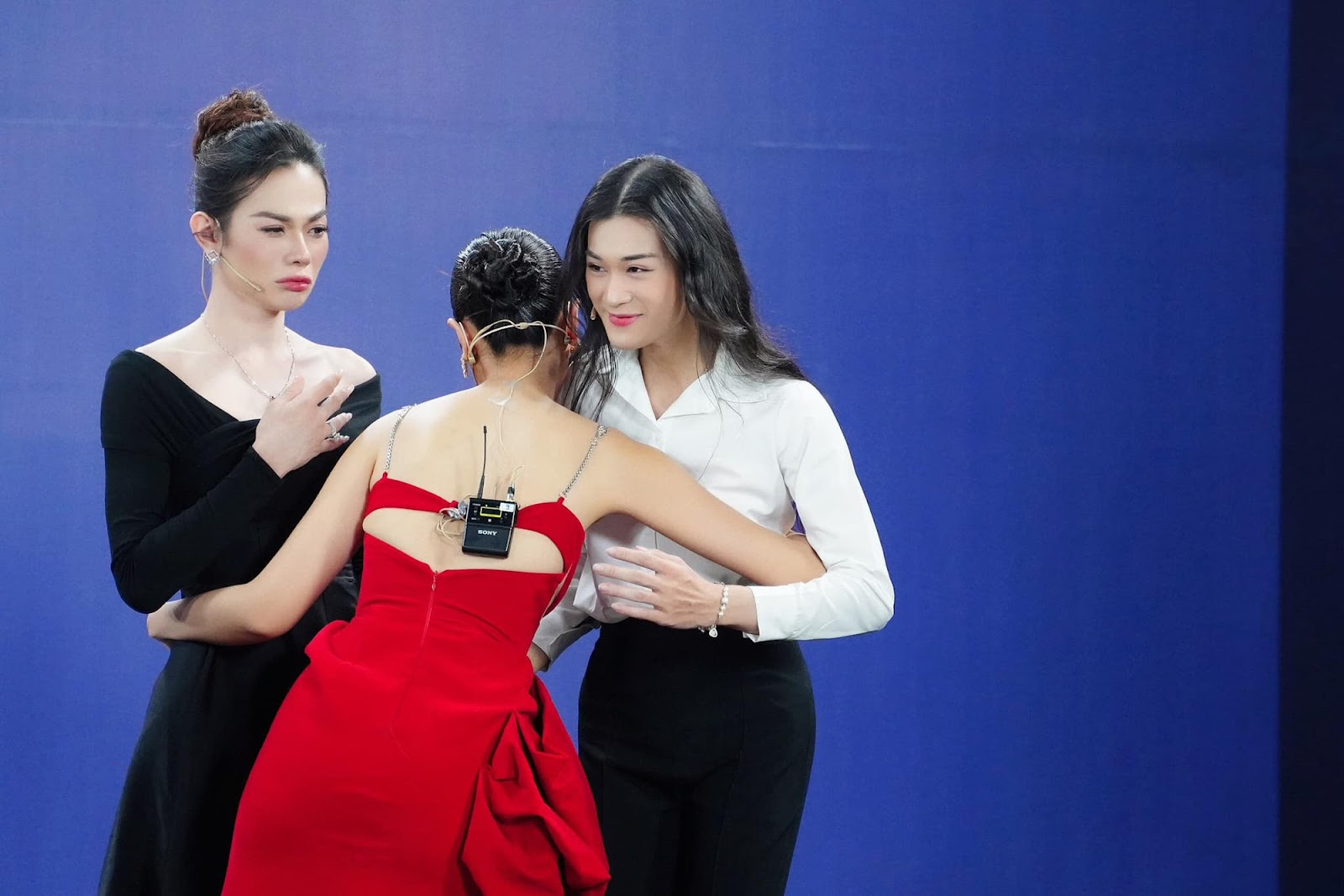 Miss International Queen Vietnam ngày càng rối, Quỳnh Châu - Thuỷ Tiên đại chiến như cạch mặt - Hình 5