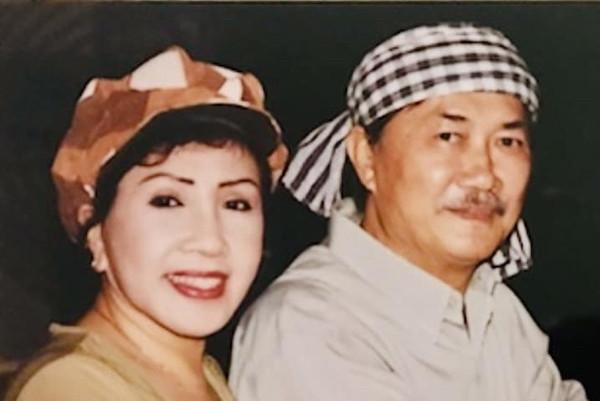 NSND Diệp Lang qua đời: Loạt nghệ sĩ đau buồn, tang thương bao trùm cả showbiz - Hình 3