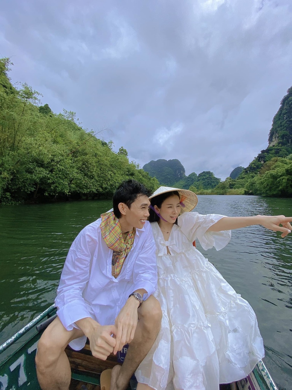 Hồng Thanh - DJ Mie chụp được hoa cưới, fan mong sớm báo tin hỷ - Hình 12