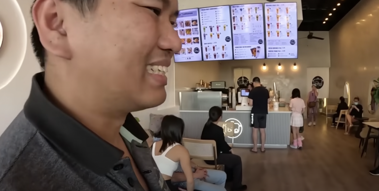Khoa Pug - Vương Phạm phản ứng lạ giữa bão tin về chủ thực sự của nhà hàng, thực khách bấn loạn - Hình 5