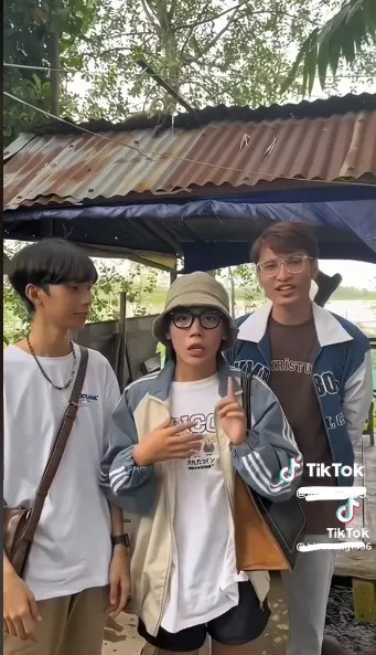Trung Sen Đá: 2 lần chạm môi Tạ Công Bằng, dân mạng bức xúc đi tìm công lý, khui ra loạt bí mật - Hình 1