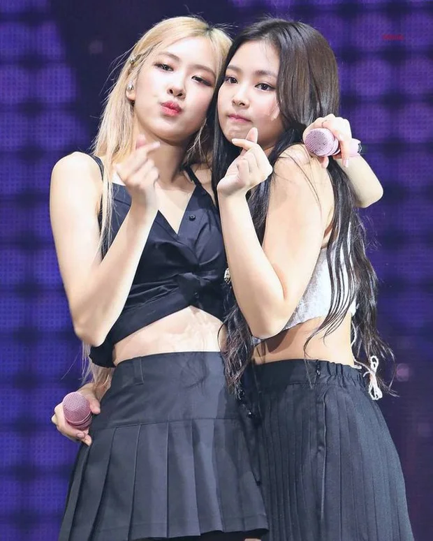 Jisoo nhận tin vui khủng trước ngày solo, Rosé bị hớ hênh váy áo nhưng Jennie bất ngờ vạ lây? - Hình 11
