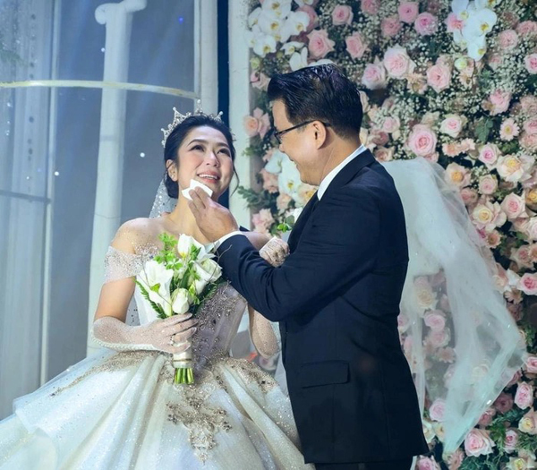 Hà Thanh Xuân lại có động thái mới, trái ngược Vua Cá Koi giữa bão tin rạn nứt, chuyện bí mật bị lộ - Hình 7