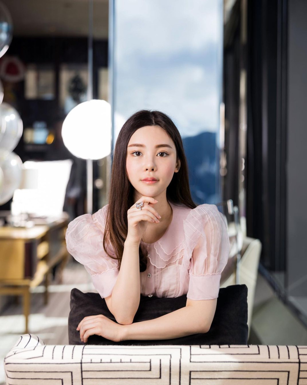 Cha chồng cũ Thái Thiên Phượng hưởng đặc quyền, ở biệt thự vẫn được trợ cấp? - Hình 1