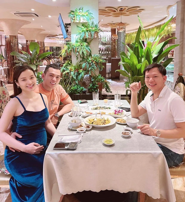 Hoa hậu Phương Lê gặp biến căng vì đụng độ bà Nhân Vlog, loạt sao Việt vào cuộc đối chất? - Hình 8