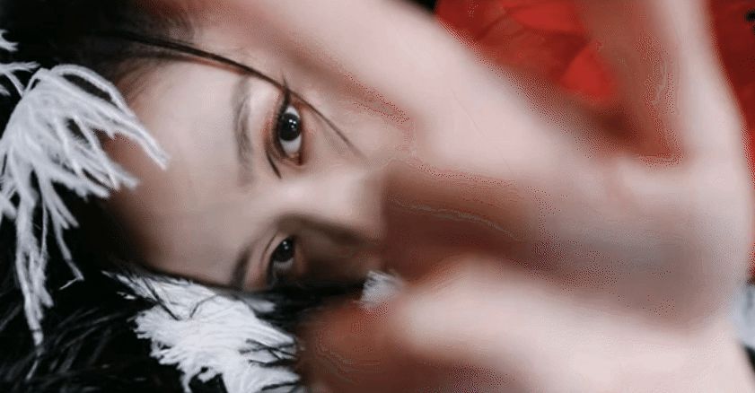 Jisoo (BLACKPINK) hé lộ vài giây teaser đã khiến fan đứng ngồi không yên - Hình 3