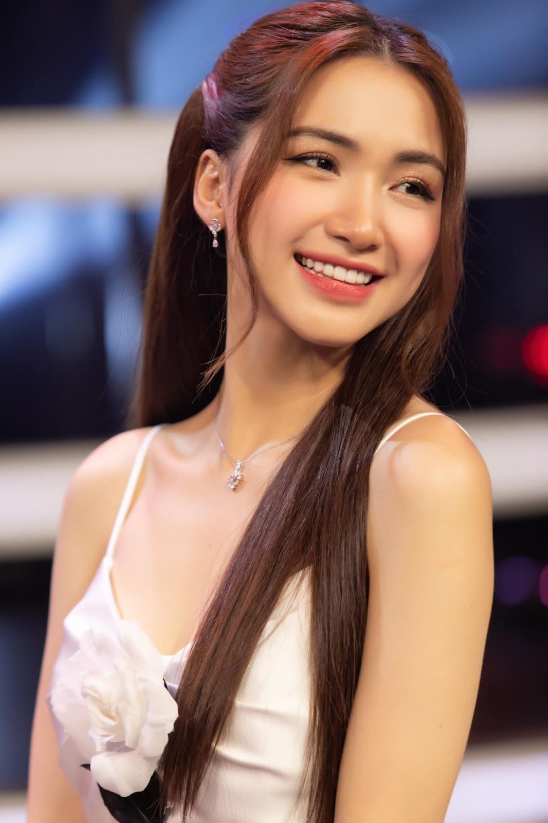 Hòa Minzy kiếm tiền bất chấp, thừa nhận giàu có nhưng đánh mất 1 thứ cực quan trọng hậu ly hôn - Hình 1