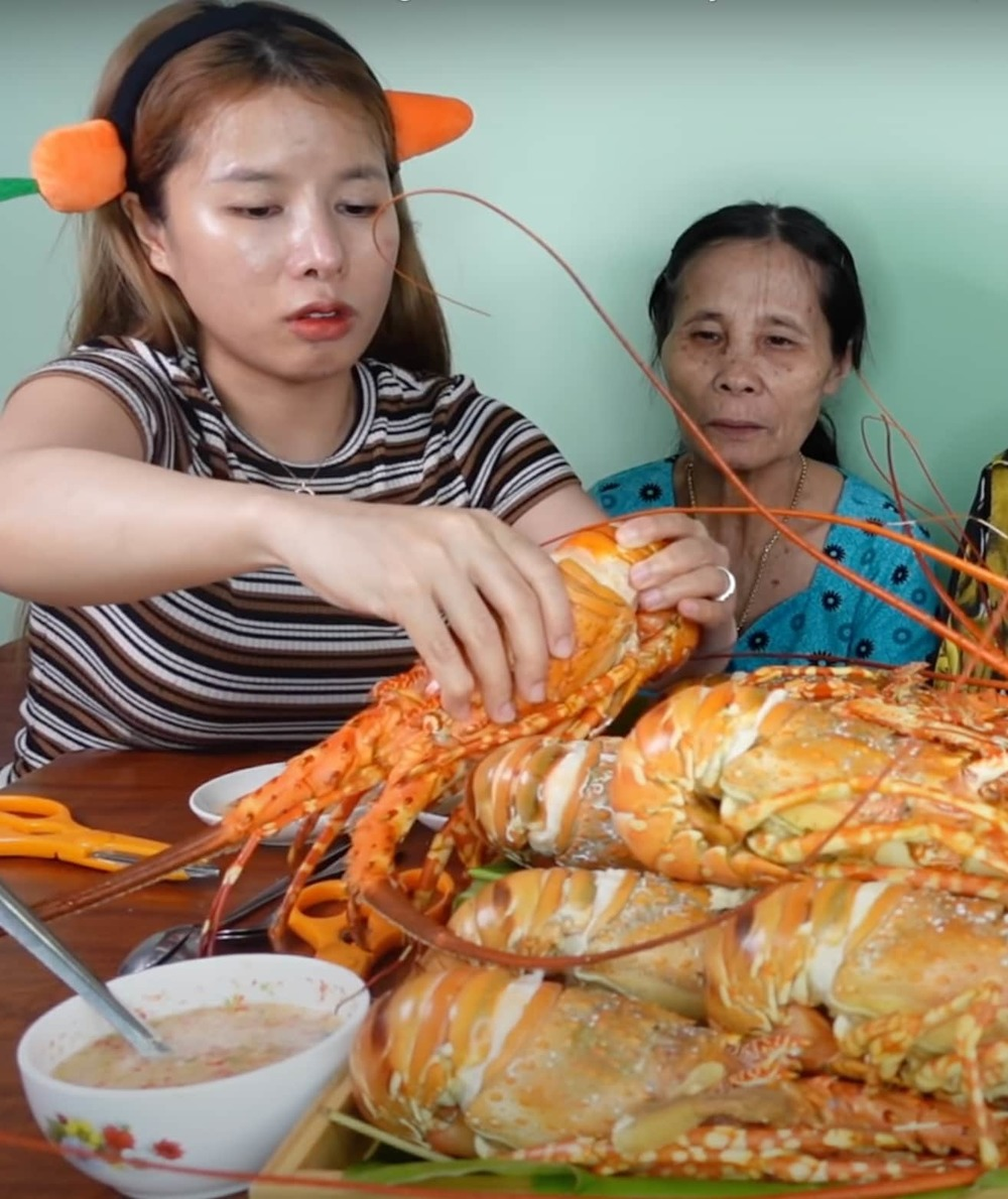 Mẹ ruột bà Nhân Vlog: Không được tỉnh táo, bị lừa mất hết tài sản, con rể người Nhật đối xử thế nào? - Hình 9