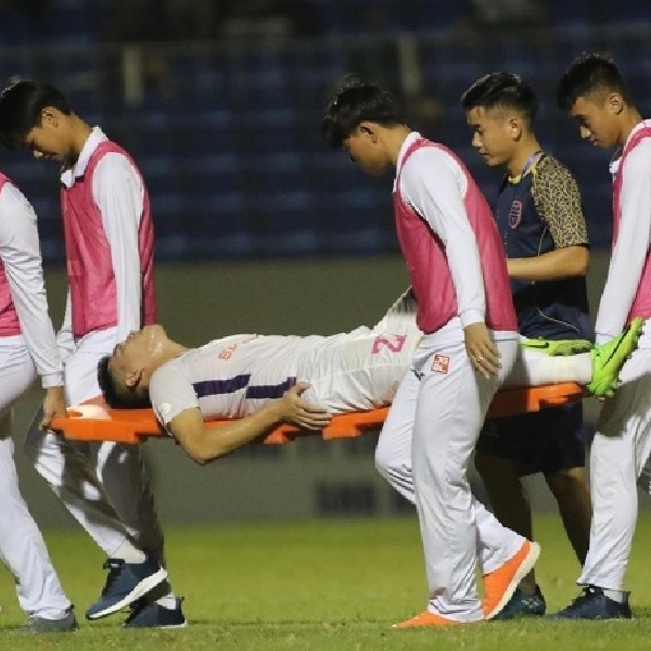 Tiến Linh lộ biểu cảm tưởng bở nhận giải Quả Bóng Vàng, khán giả tiếc nuối 5 năm cống hiến - Hình 5