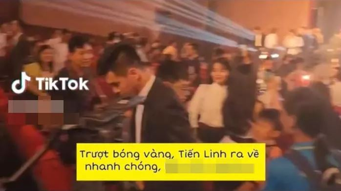 Tiến Linh lộ biểu cảm tưởng bở nhận giải Quả Bóng Vàng, khán giả tiếc nuối 5 năm cống hiến - Hình 3