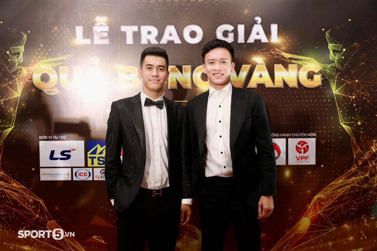 Tiến Linh lộ biểu cảm tưởng bở nhận giải Quả Bóng Vàng, khán giả tiếc nuối 5 năm cống hiến - Hình 4