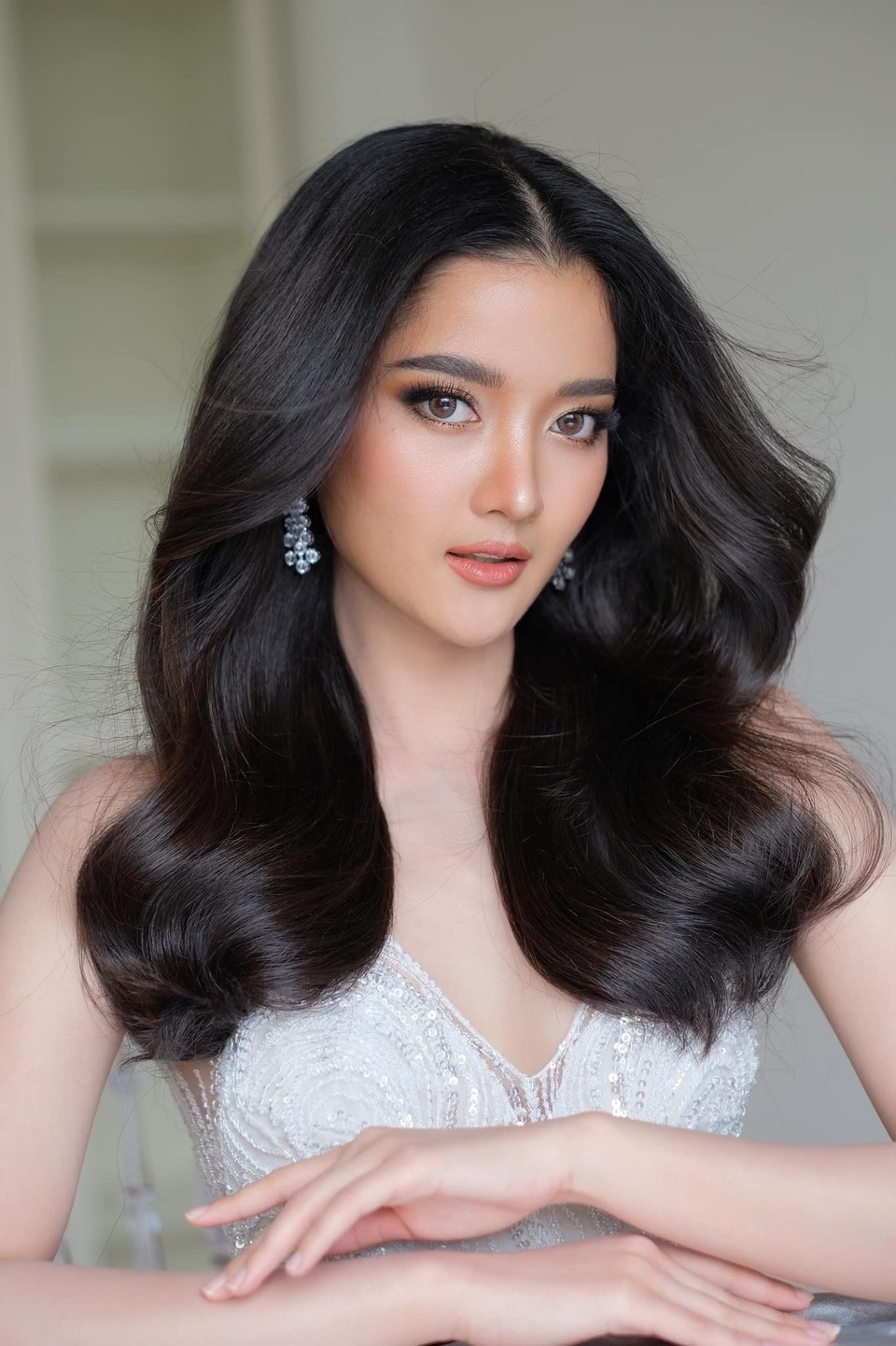 Tân Hoa hậu Thái Lan lộ diện, profile siêu đỉnh khiến Mai Phương phải dè chừng tại Miss World 2023 - Hình 5