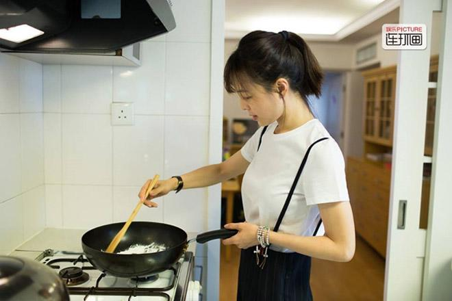 Trương Tịnh Sơ: Mỹ nữ hầu rượu giá 100 tỷ đồng, ngủ với 20 đạo diễn và vết nhơ không thể xóa bỏ? - Hình 13