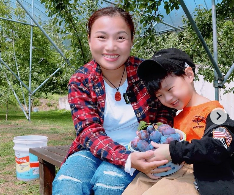Bé Sa - con trai thụ tinh của Quỳnh Trần JP: Từ hiện tượng chào cô chú đi con nay thay đổi khó tin - Hình 14