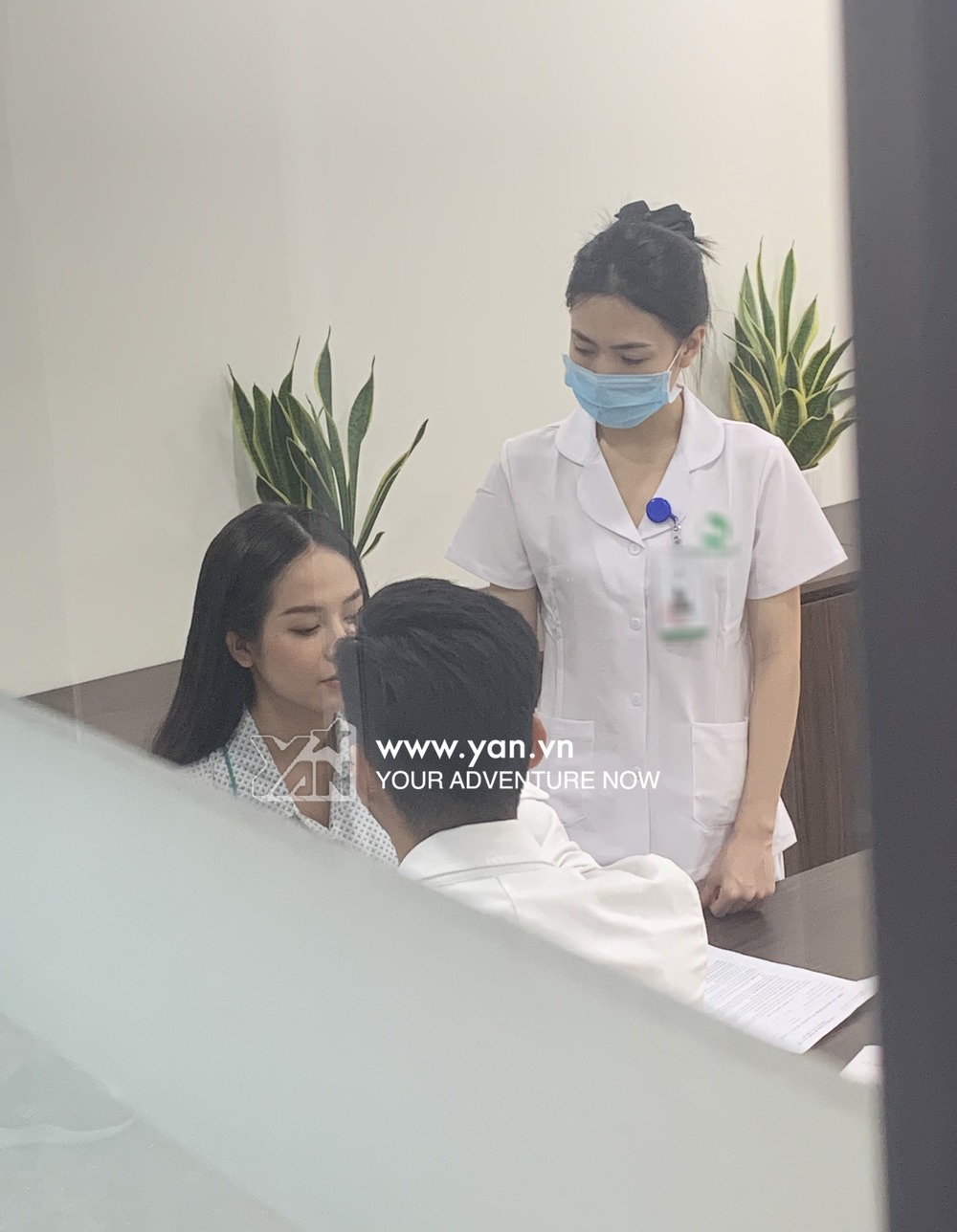 Hoa hậu Thanh Thủy rò rỉ loạt ảnh đi phẫu thuật thẩm mỹ: Đập đi xây lại từ mặt đến vòng một? - Hình 4