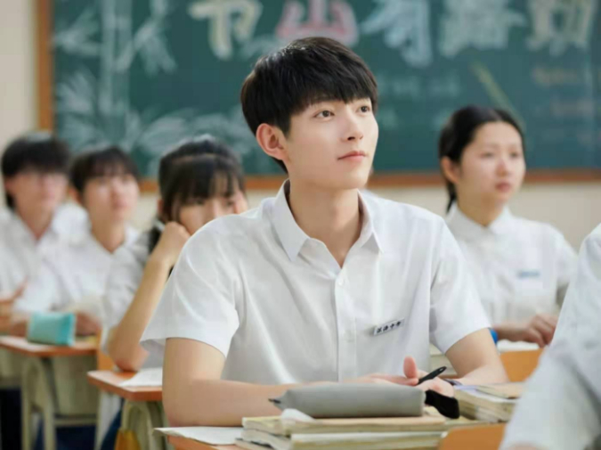 Phàn Trị Hân: Từ chàng người hầu của của Địch Lệ Nhiệt Ba đến nam chính vạn người mê - Hình 6