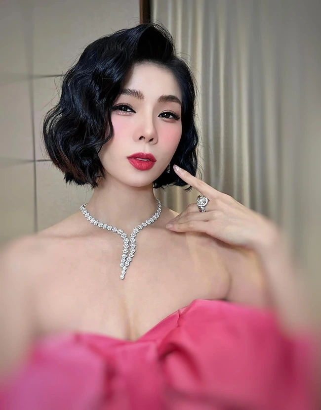 Lệ Quyên có màn trả lời cực thâm thuý bị ai đó sân si, chê không đẹp, nhưng vẫn tự hào vì hát hay - Hình 2