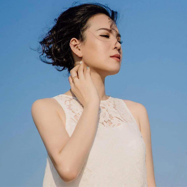 Hoàng Oanh: Á hậu HHVN từng là gương mặt đại diện hãng hàng không quốc gia, đời tư cực kín tiếng - Hình 4